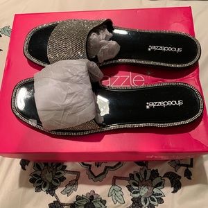 Embellished flat sandals